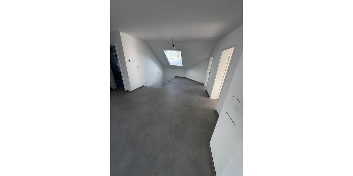 Dachgeschoßwohnung Bretten - 5 Zimmer, 125 m&sup2;, 1.480&euro; | Angebot:25131321