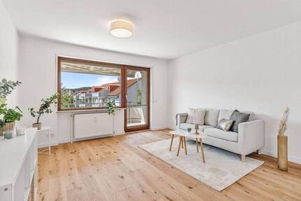 sofort verfügbar: neu renovierte 3 Zimmer mit Südbalkon