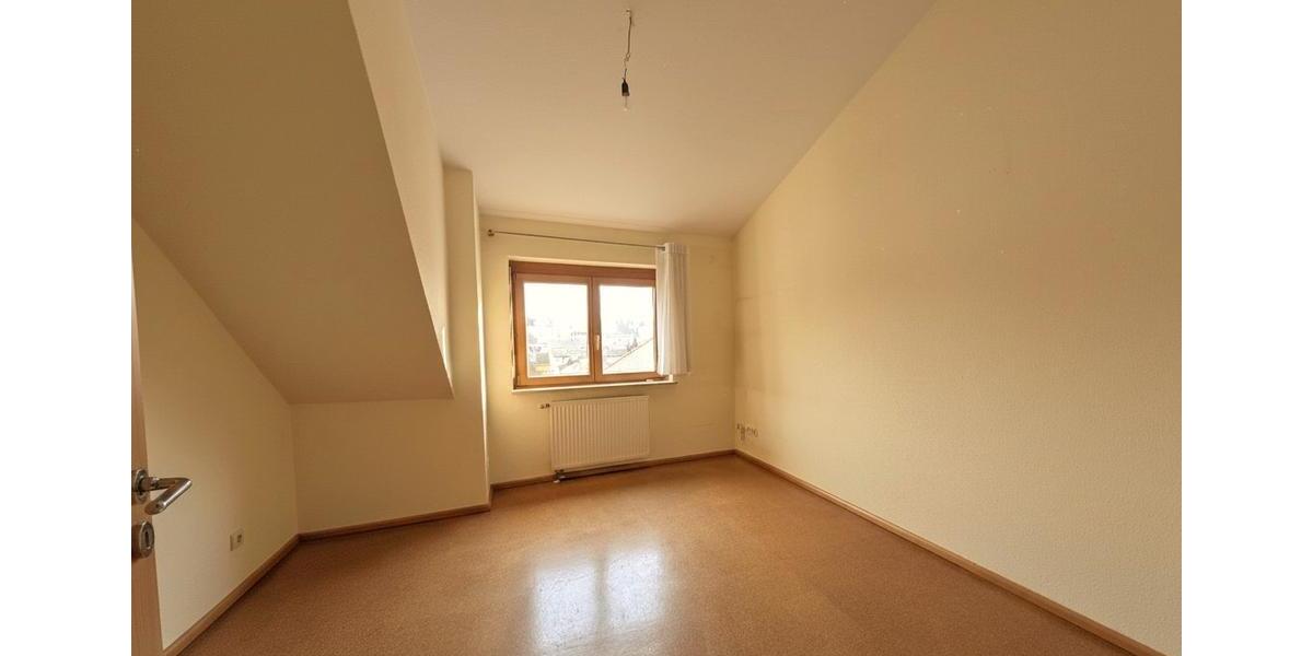 Dachgeschoßwohnung Schwieberdingen - 6 Zimmer, 151 m&sup2;, 510.000&euro; | Angebot:27261735