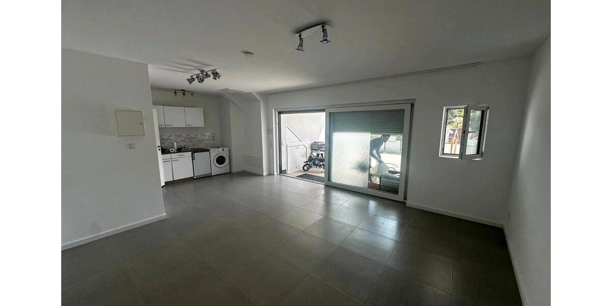 Terrassenwohnung Pforzheim Weststadt - 1 Zimmer, 35 m&sup2;, 680&euro; | Angebot:26295445
