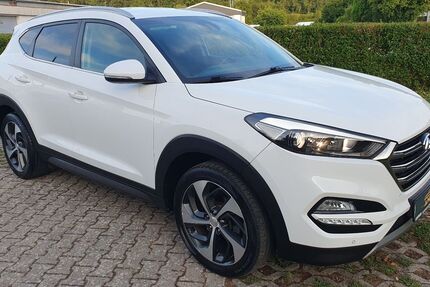Hyundai TUCSON 121.616 km 12.850 &euro; Mühlacker / Enzberg 75417