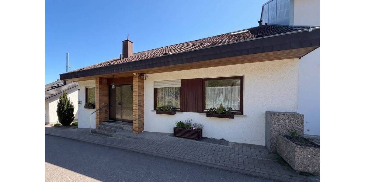 Reihenendhaus Ostelsheim - 8 Zimmer, 216 m&sup2;, 479.000&euro; | Angebot:26915573