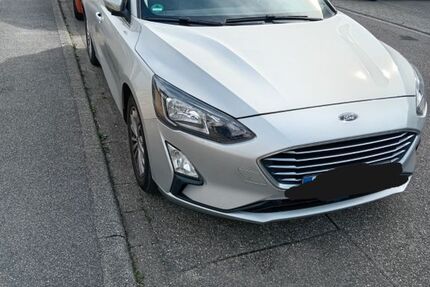 Ford Focus 92.000 km 14.200 € Königsbach-Stein 75203
