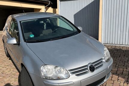 VW Golf 177.000 km 2.700 &euro; Gaggenau 76571