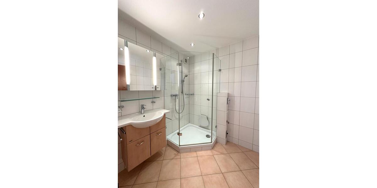 Dachgeschoßwohnung Sindelfingen Sindelfingen (Stadt) - 3.5 Zimmer, 77 m&sup2;, 1.470&euro; | Angebot:27569426