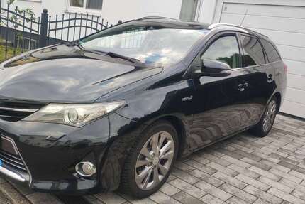 Toyota Auris 98.000 km 13.200 &euro; Pforzheim 75172