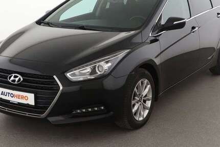 Hyundai i40 113.087 km 11.880 € Stuttgart 70195