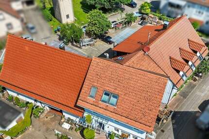 Haus zum Kaufen in Straubenhardt Conweiler 1.390.000 € 204 m² 8 zimmer