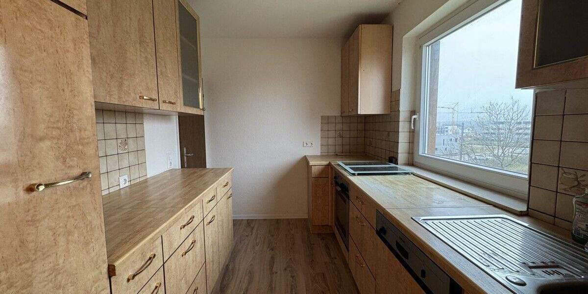 WOHLFÜHLEN LEICHT GEMACHT: Renovierte 3-Zimmer Wohnung mit EBK, Loggia und Stellplatz in Stutensee 3 zimmer