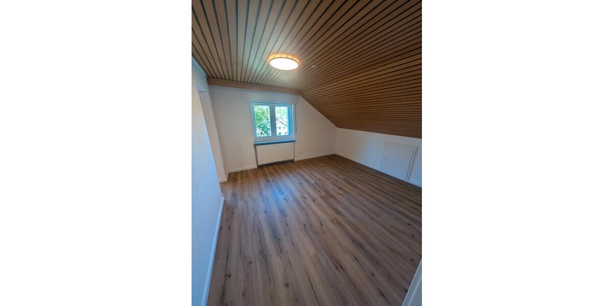Dachgeschoßwohnung Karlsruhe Wettersbach - 5 Zimmer, 113 m&sup2;, 1.500&euro; | Angebot:26414163