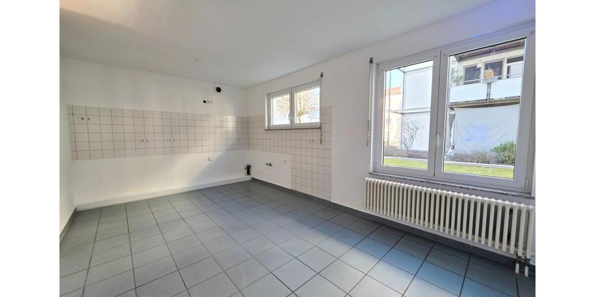 Erdgeschoßwohnung Karlsruhe Südstadt - 4 Zimmer, 132 m&sup2;, 1.750&euro; | Angebot:25447008