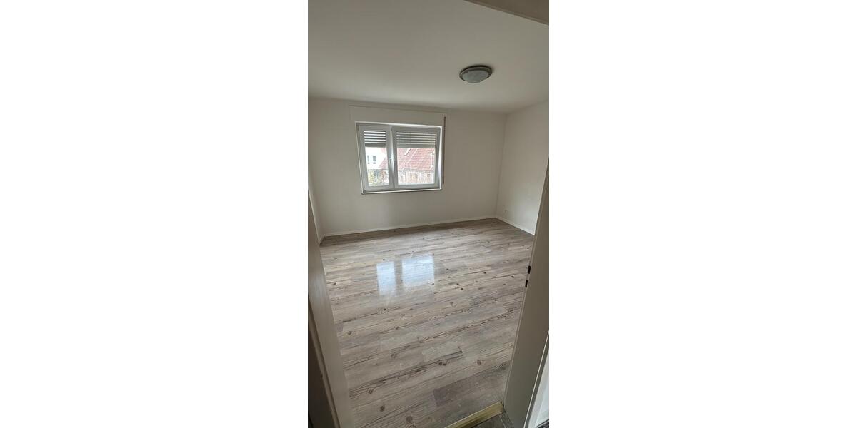 Etagenwohnung Sachsenheim - 3 Zimmer, 75 m&sup2;, 1.200&euro; | Angebot:25612985