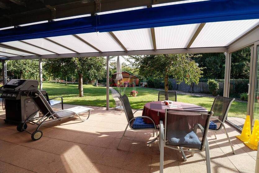 Traumhaftes Einfamilienhaus mit großem Grundstück und Bauplatz in Top-Lage von Oberderdingen