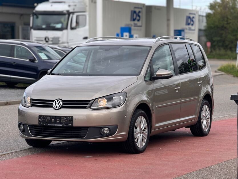 VW Touran 141.962 km 9.000 € Schwieberdingen 71701