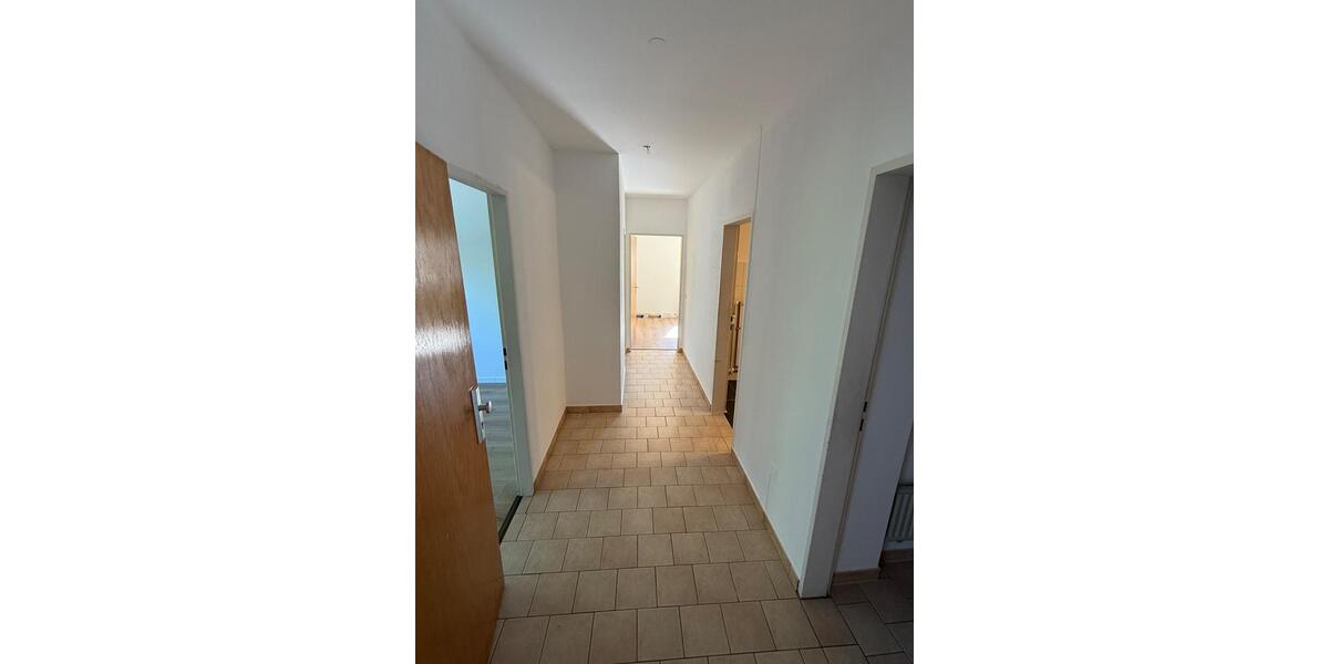 Etagenwohnung Pforzheim Weststadt - 3.5 Zimmer, 94 m&sup2;, 850&euro; | Angebot:26296430