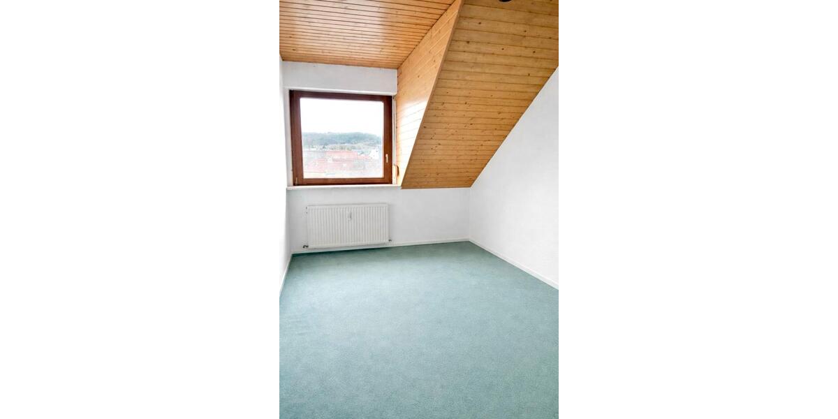 Dachgeschoßwohnung Bruchsal - 3 Zimmer, 64 m&sup2;, 198.000&euro; | Angebot:25104264