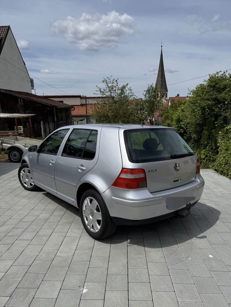 VW Golf IV 175.000 km 3.490 € Althengstett 75382