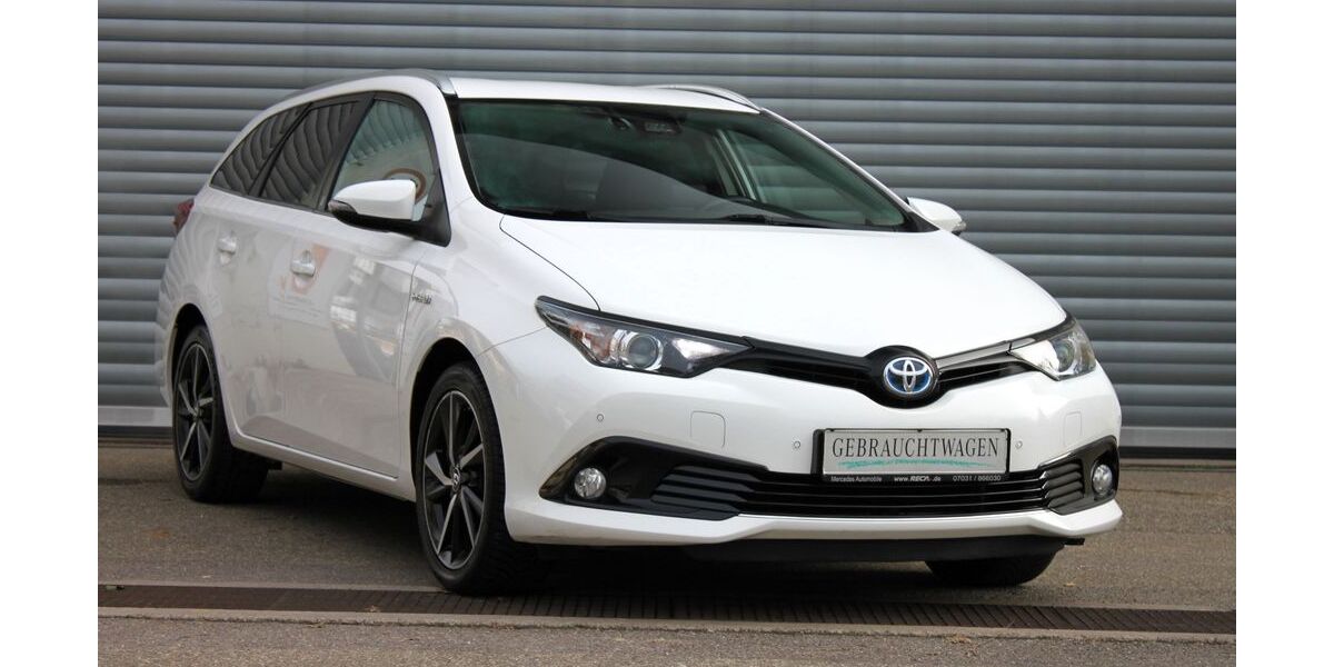 Toyota Auris 135.800 km 13.300 € Sindelfingen 71065