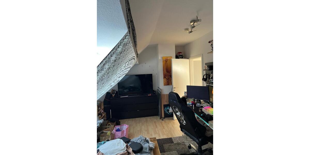 Dachgeschoßwohnung Karlsruhe Daxlanden - 4 Zimmer, 100 m&sup2;, 1.300&euro; | Angebot:25023270