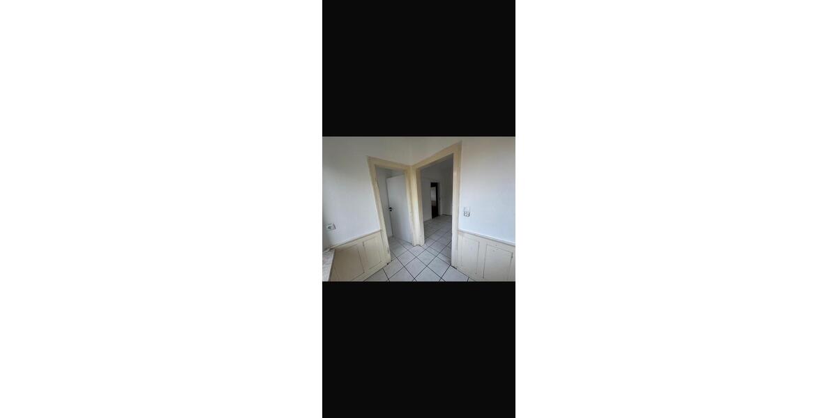 Etagenwohnung Pforzheim Weststadt - 4 Zimmer, 100 m&sup2;, 1.050&euro; | Angebot:26049577