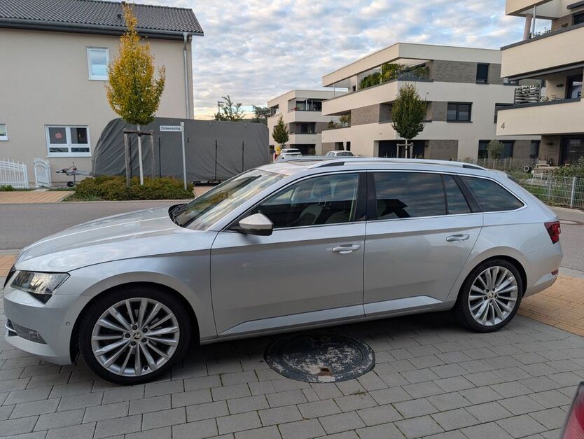 Skoda Superb 147.000 km 16.200 € Freudental 74392