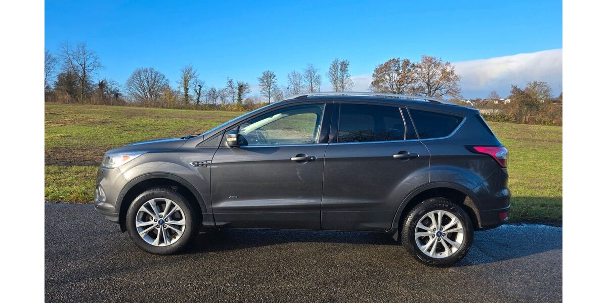 Ford Kuga 82.000 km 14.690 &euro; Bretten 75015