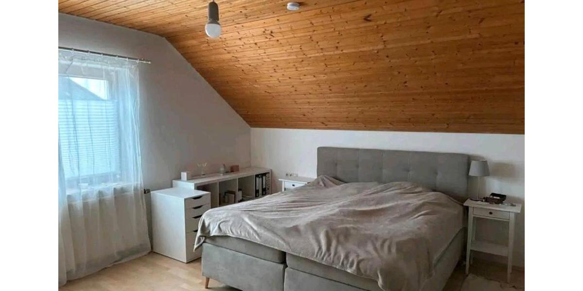 Dachgeschoßwohnung Calw - 4 Zimmer, 105 m&sup2;, 1.050&euro; | Angebot:26091626