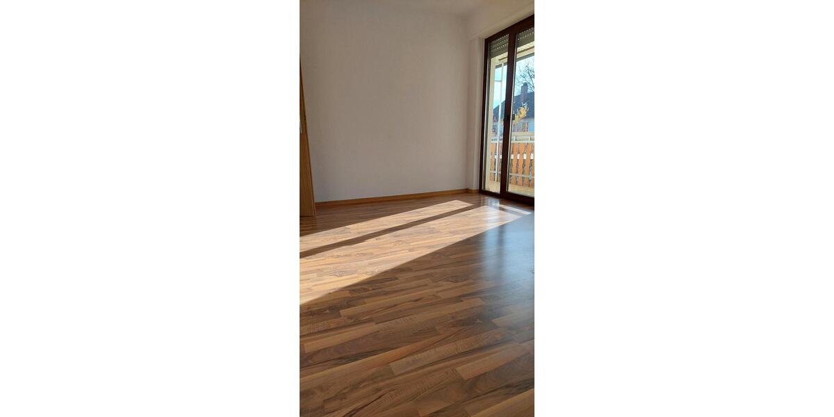 Etagenwohnung Markgröningen - 3 Zimmer, 93 m&sup2;, 1.200&euro; | Angebot:25710215