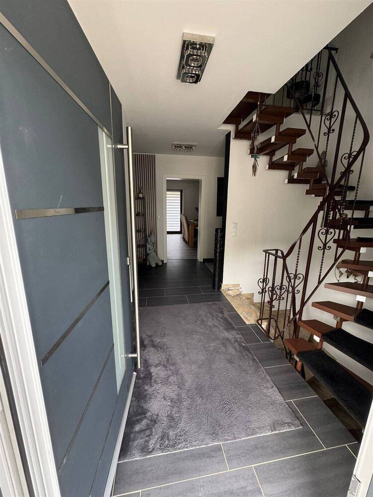 Vielseitiges Einfamilienhaus in idyllischer Lage - perfekt für Familien oder mehrere Generationen