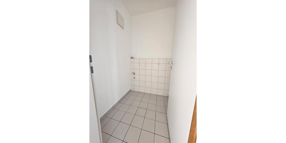 Erdgeschoßwohnung Karlsruhe Südstadt - 4 Zimmer, 132 m&sup2;, 1.750&euro; | Angebot:25447008