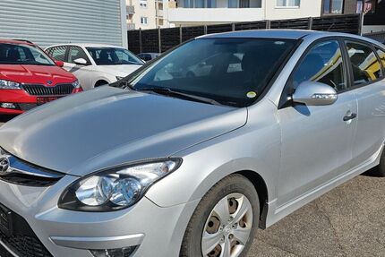 Hyundai i30 125.124 km 3.950 &euro; Leonberg 71229