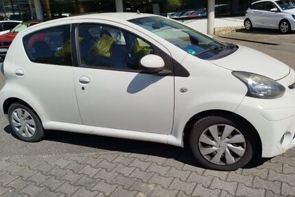Toyota Aygo (X) 61.000 km 5.199 &euro; Stutensee 76297