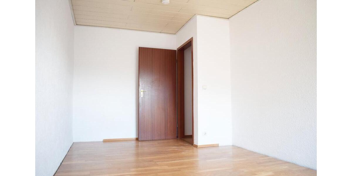 Etagenwohnung Pforzheim Nordstadt - 3 Zimmer, 71 m&sup2;, 240.000&euro; | Angebot:26672313