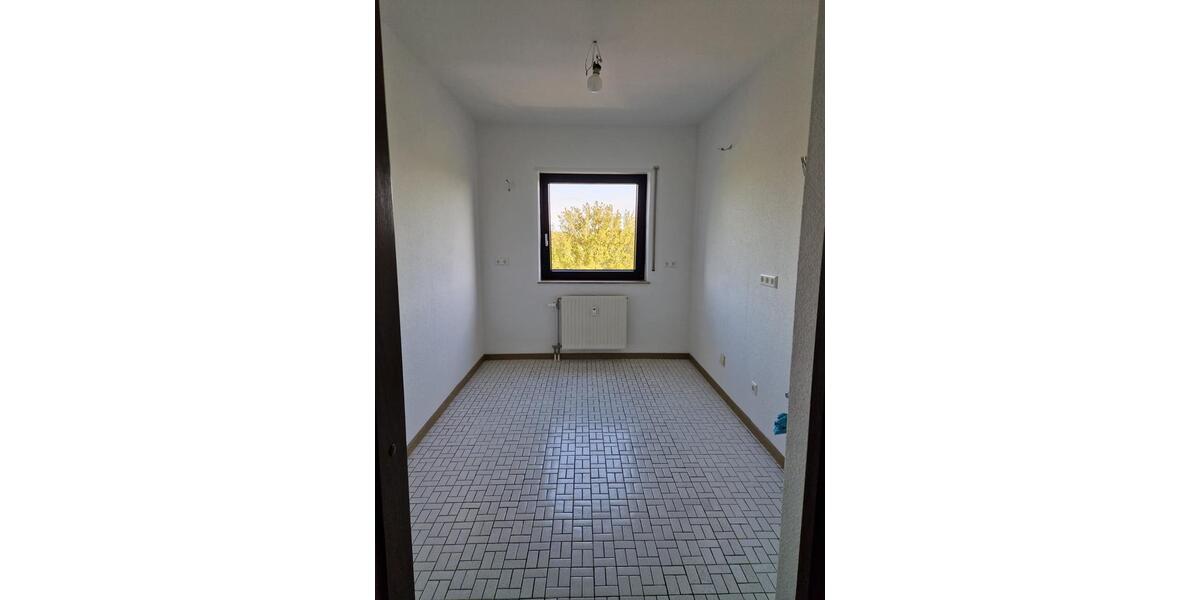 Etagenwohnung Karlsruhe Neureut - 2 Zimmer, 76 m&sup2;, 1.070&euro; | Angebot:26690169