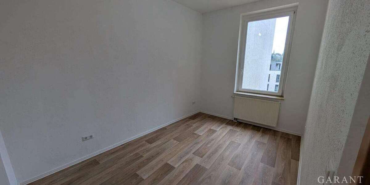 Etagenwohnung Pforzheim Weststadt - 3 Zimmer, 81 m&sup2;, 175.000&euro; | Angebot:26218234