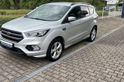Ford Kuga 99.800 km 12.750 &euro; Königsbach-Stein 75203