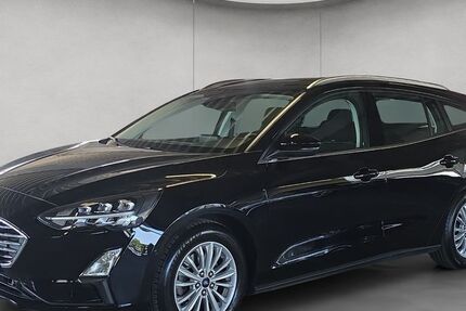 Ford Focus 50.941 km 17.990 € Stuttgart 70190