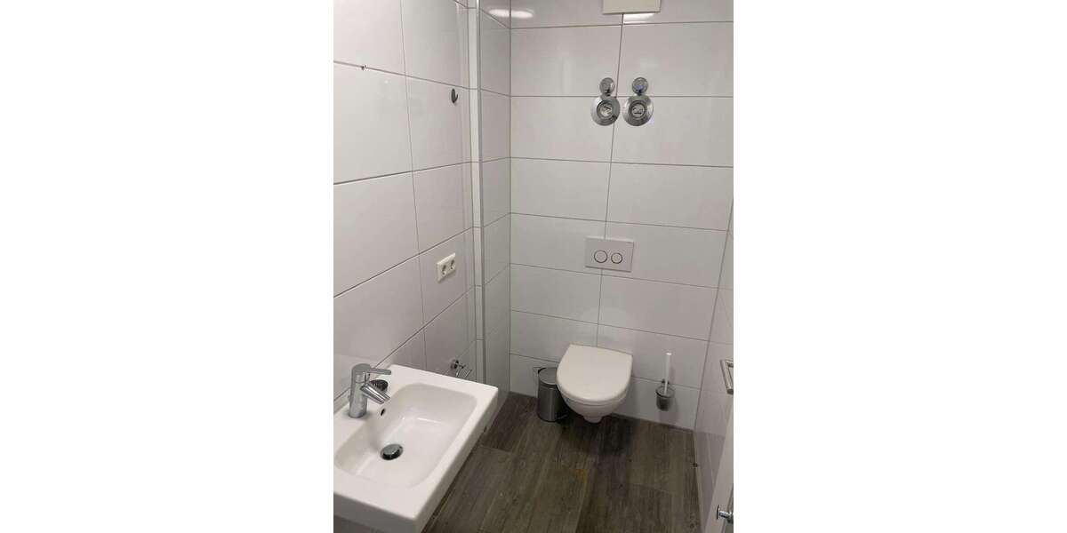 helle 2,5 Zimmer Wohnung: Eigennutz oder ideal als Kapitalanlage - Etagenwohnung Karlsruhe Mühlburg | Angebot:22707917