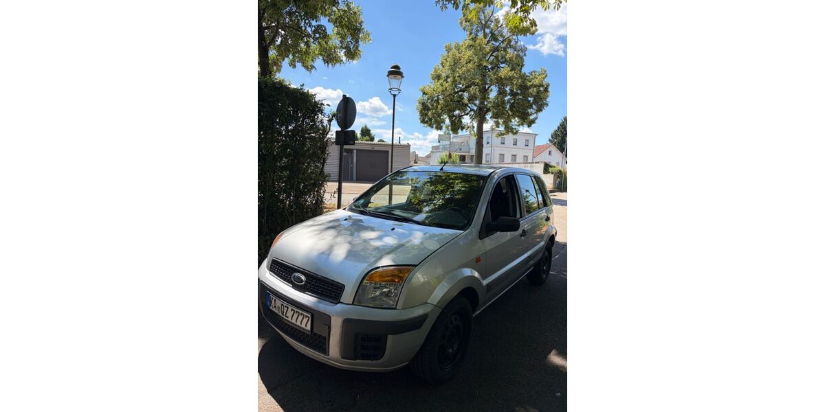 Ford Fusion 144.000 km 2.900 &euro; Karlsruhe 76185