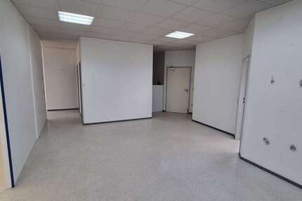 Büro in Karlsbad 900 € 120 m² zimmer