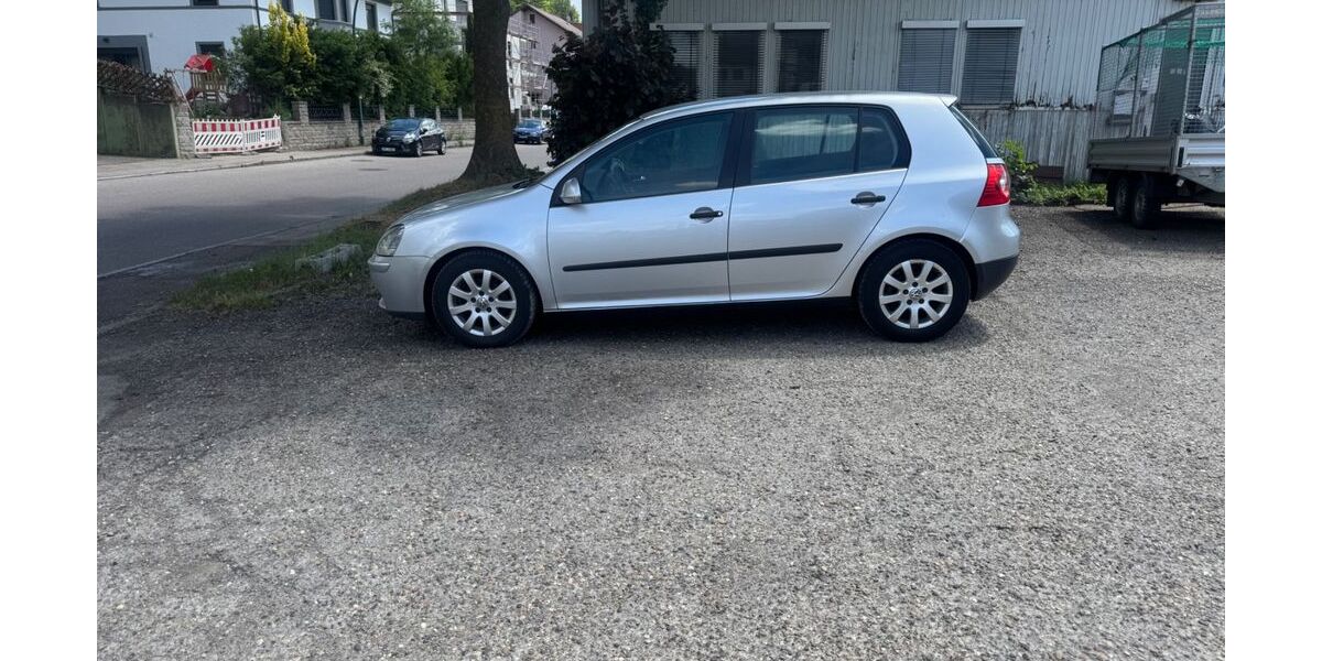 VW Golf 181.000 km 2.600 &euro; Mühlacker 75417