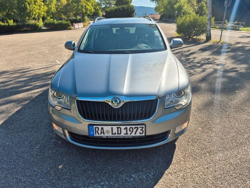 Skoda Superb 243.000 km 7.500 € Gaggenau 76571