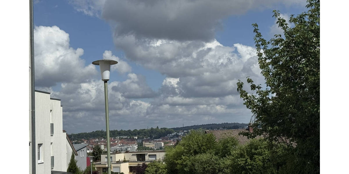 Charmante Dachgeschoßwohnung mit Terrasse und Tiefgaragenstellplatz + Keller am Wildpark Pforzheim 3 zimmer