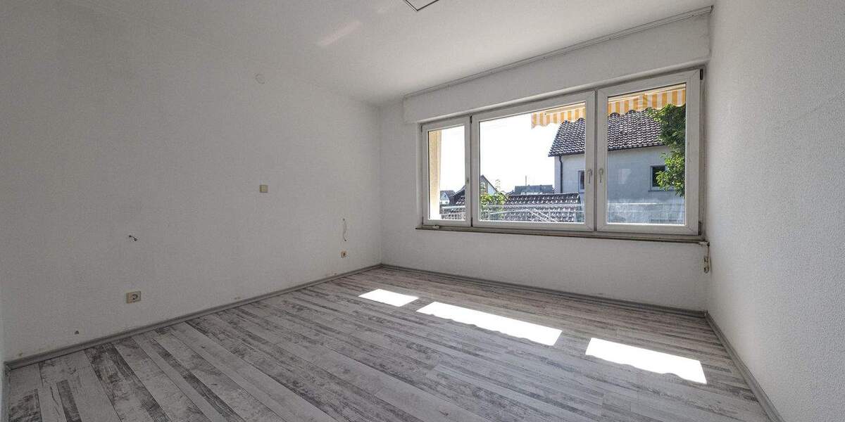 Mehrfamilienhaus, Wohnhaus Sindelfingen Darmsheim - 8 Zimmer, 193 m&sup2;, 790.000&euro; | Angebot:25694984