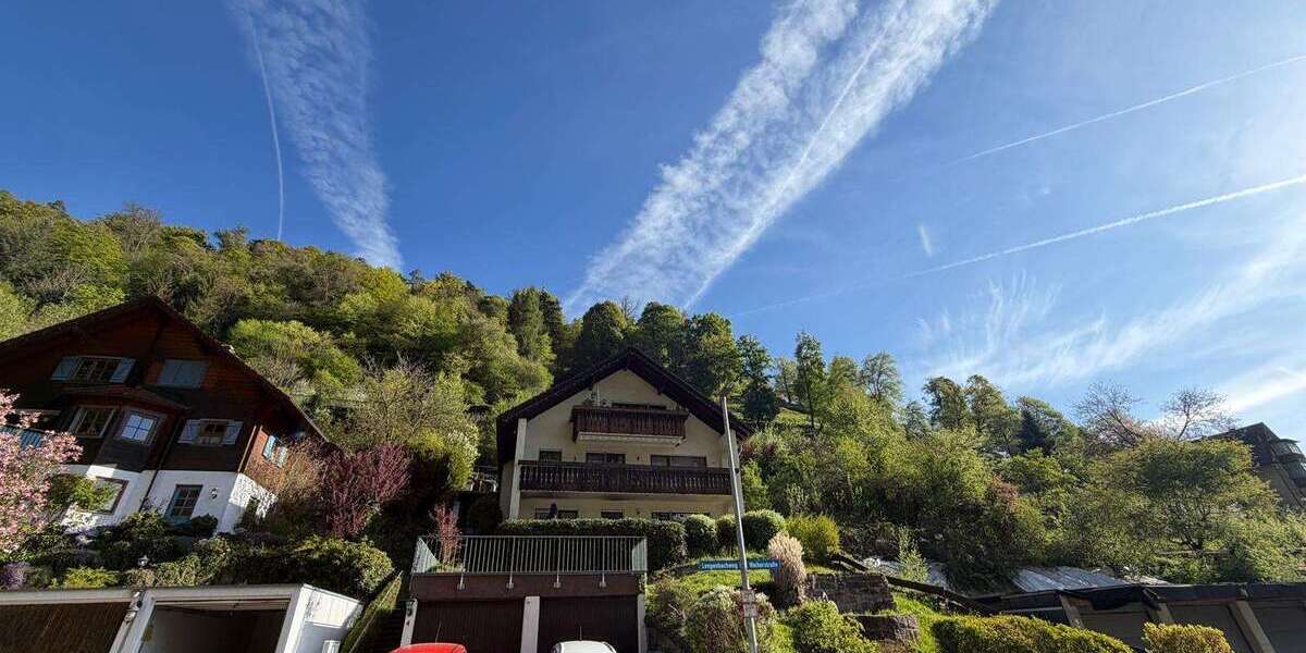 Einfamilienhaus Bad Liebenzell - 9 Zimmer, 198 m&sup2;, 540.000&euro; | Angebot:26128591