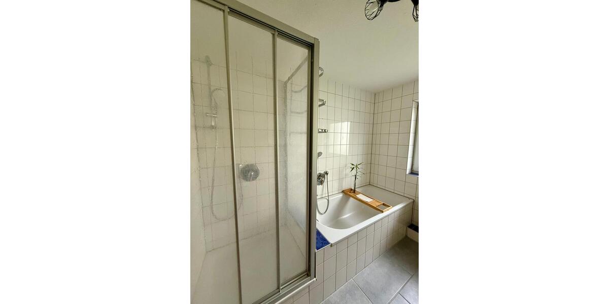 Großzügige 4-Zimmer-Wohnung mit Süd-Balkon und Ost-Terrasse 4 zimmer