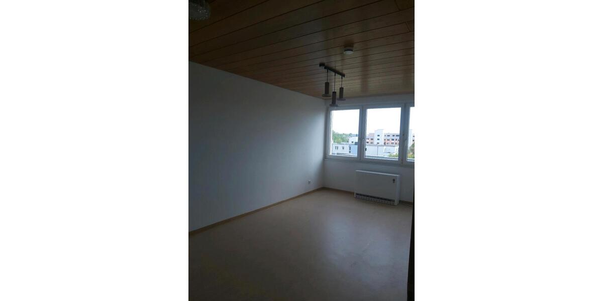 Etagenwohnung Sindelfingen Eichholz - 5 Zimmer, 100 m&sup2;, 1.350&euro; | Angebot:26448429