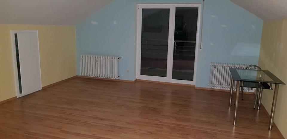 Dachgeschoßwohnung Wiernsheim - 1 Zimmer, 40 m&sup2;, 350&euro; | Angebot:26094557