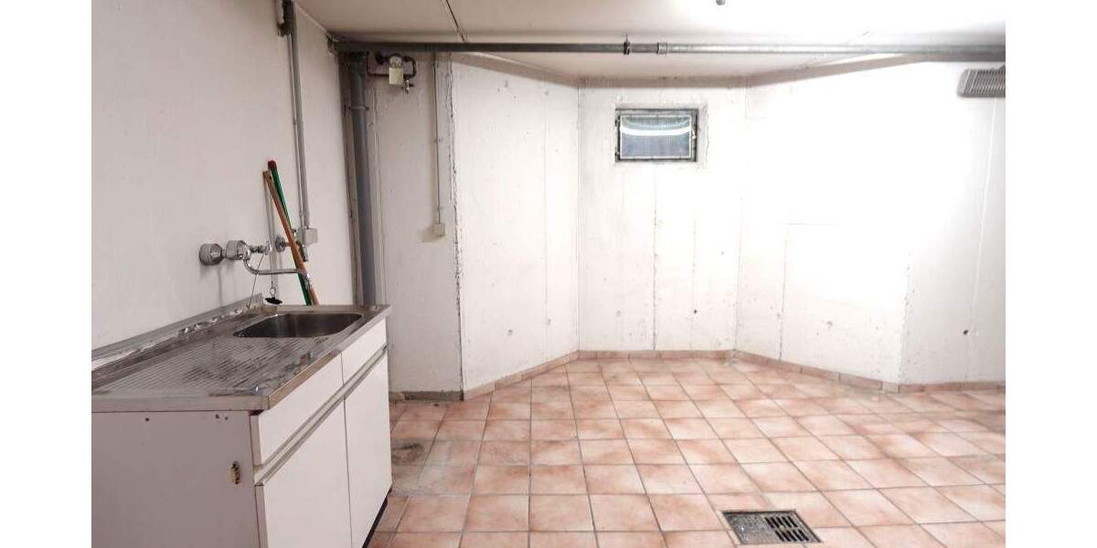 Attraktives Einfamilienhaus mit Garten und Garage 3 zimmer