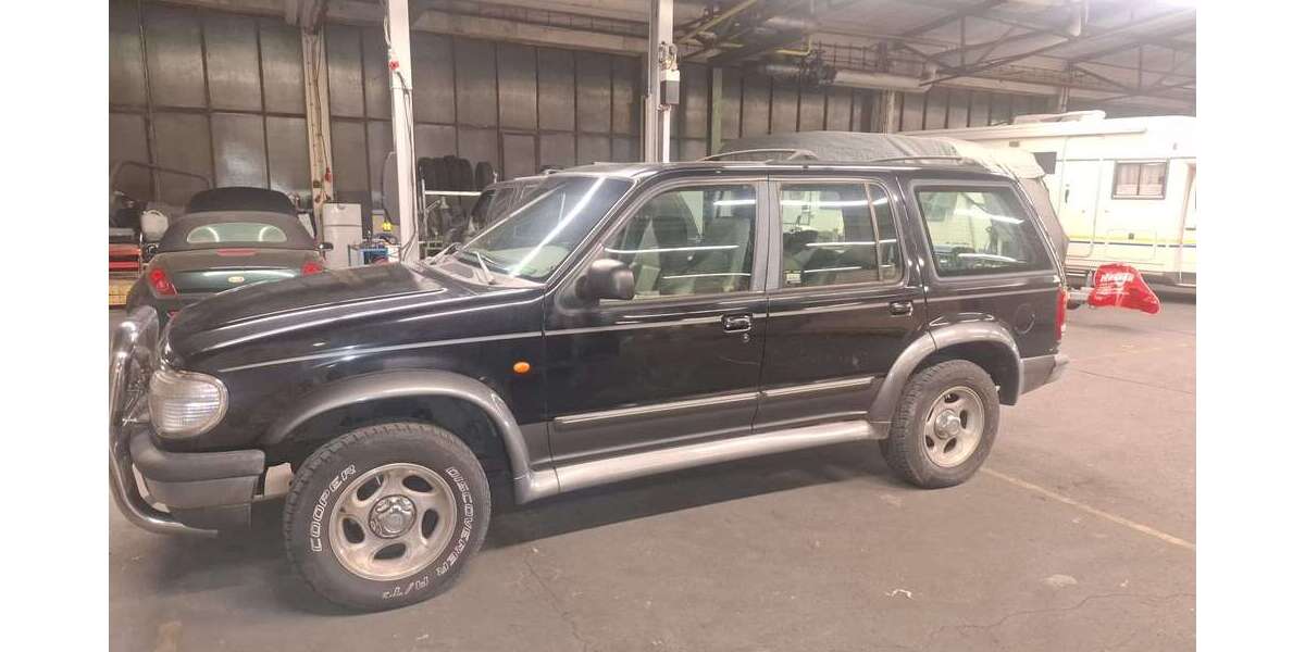 Ford Explorer 101.052 km 4.200 &euro; Karlsruhe 76137